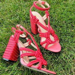 CAbi Style #6012 Tiptoe Hibiscus Strappy Rope Block Heel Sandals Size 7